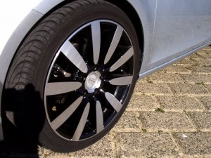 Schwarze Bremssättel 005.jpg