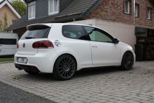 Golf schräg von hinten.jpg