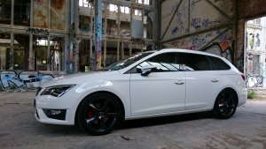 Seat Leon ST FR 5F8.JPG