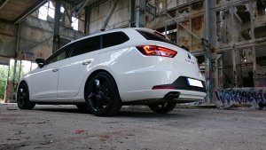 Seat Leon ST FR.jpg