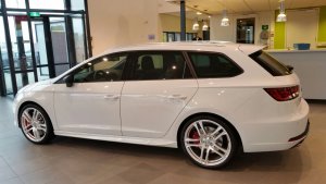 Foto1k0-KNO8UUNC.jpg Foto1k0-KNO8UUNC.jpg