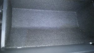 Handschuhf.jpg Handschuhf.jpg