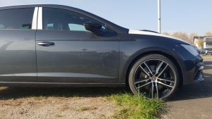 MJ 2019 Grau Seite.jpg MJ 2019 Grau Seite.jpg