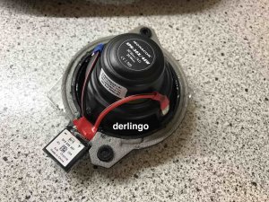 20170104_Seat Leon 5F FR - Monacor SPH-30X-4SW 03.jpg