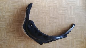 Einzelteile für Heckschaden (Halterungen, Innenradhaus hinten links, Auspuff) + Scheibenwaschdüsen