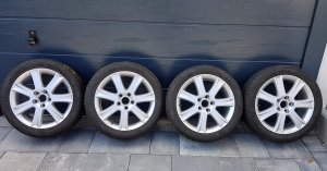 Verkaufe einen Satz Sommerreifen auf Alufelgen 225/45 R17 91Y