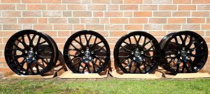 4 neue IMPATTO NeroS Felgen 8x18, LK 5x112, ET 45 in gloss black