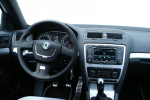 Innenraum mit Lenkrad 2.jpg