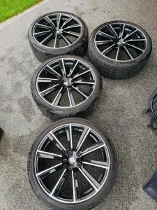 Cupracer 8x19 ET50 mit 235/35-19 Conti