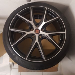 1 CUPRA R Machined Silver 8x19 ET50.jpg