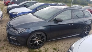 Leon Cupra ST 4D Silver Edition.jpg