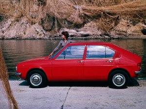Alfa_Romeo-Alfasud_1.2_1971_1024x768_wallpaper_02[1].jpg