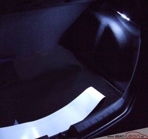 seat-leon_LED_Kofferraum.JPG