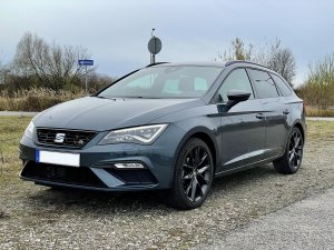 Seat Leon ST FR 1.5 TGI FR/LEDER/AHK/LED/18/ACC/SHZ/Garantie bis 2025