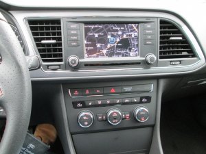 Seat Leon_Cockpit 3_groß.jpg