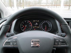Seat Leon_Cockpit 1_groß.jpg