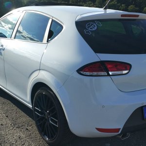 Leon 1P FR backside.jpg